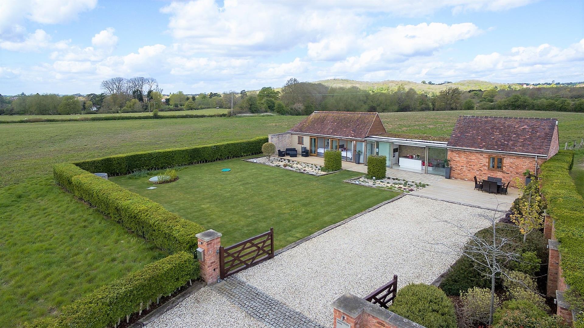 Sandfields Barn, Luddington, Stratford upon Avon Vaughan Reynolds